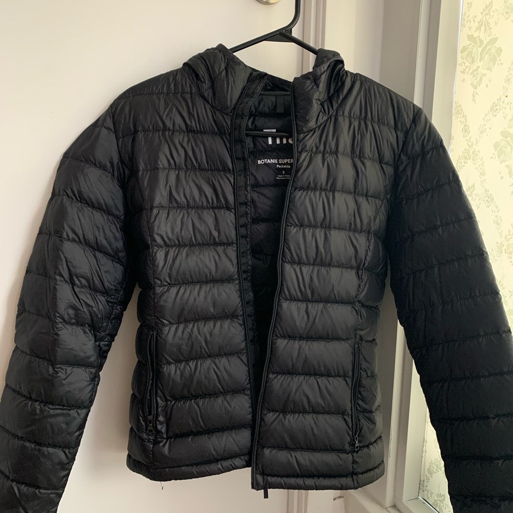 Aritzia TNA Botanie Puffer jacket